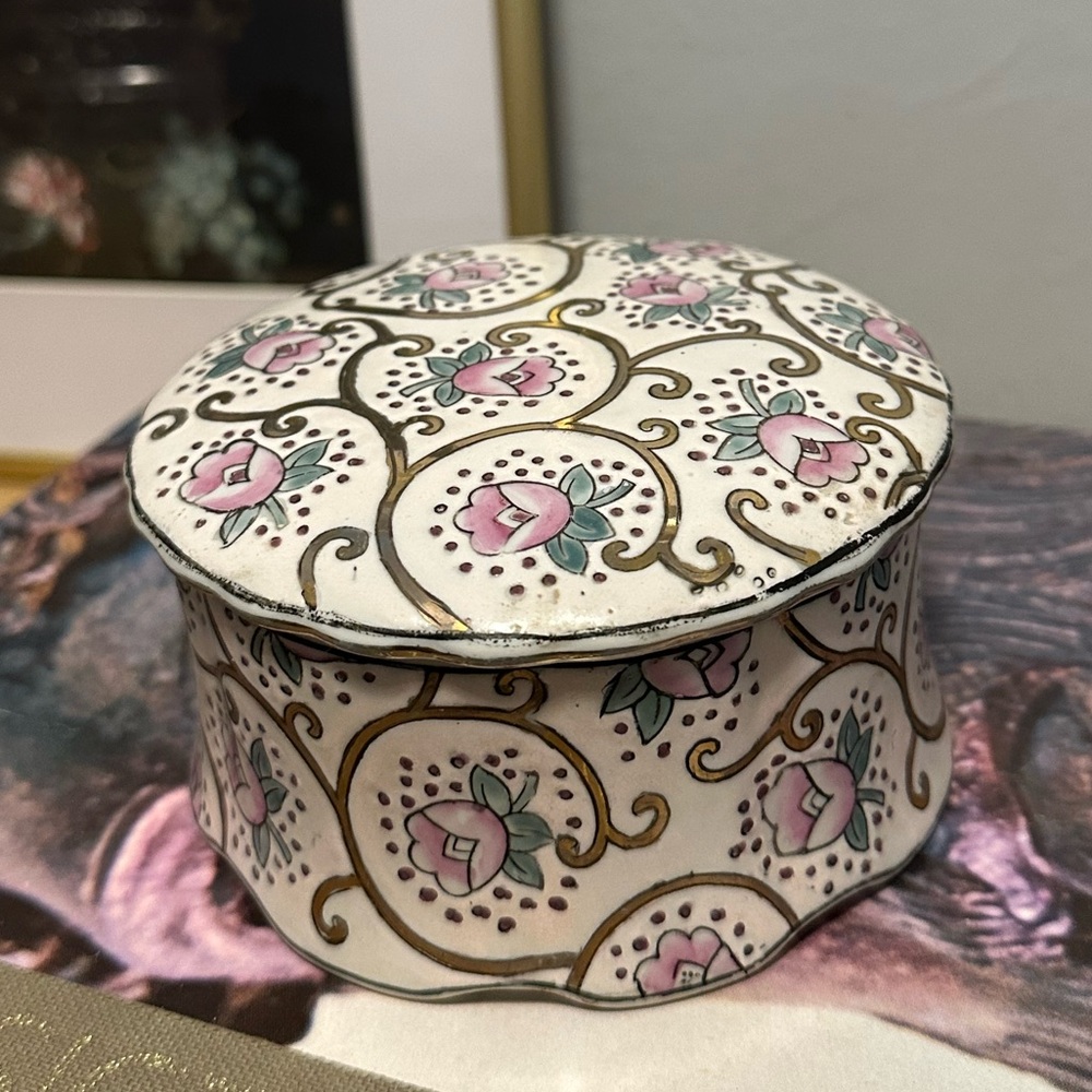 Vintage Floral Ceramic Trinket Box from JCPenney - Cottagecore - EUC - Picture 5 of 5